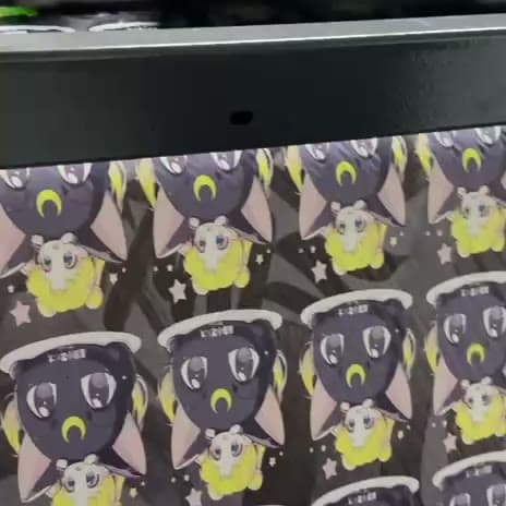 Impresión textil de personajes a todo color en el taller